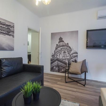 Standard Apartment By Hi5 - Madach ブダペスト エクステリア 写真