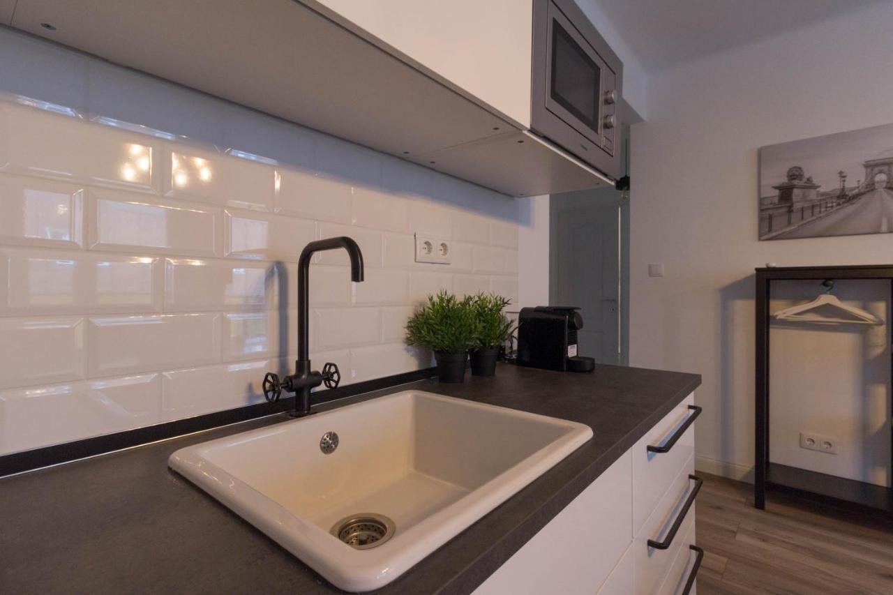 Standard Apartment By Hi5 - Madach ブダペスト エクステリア 写真