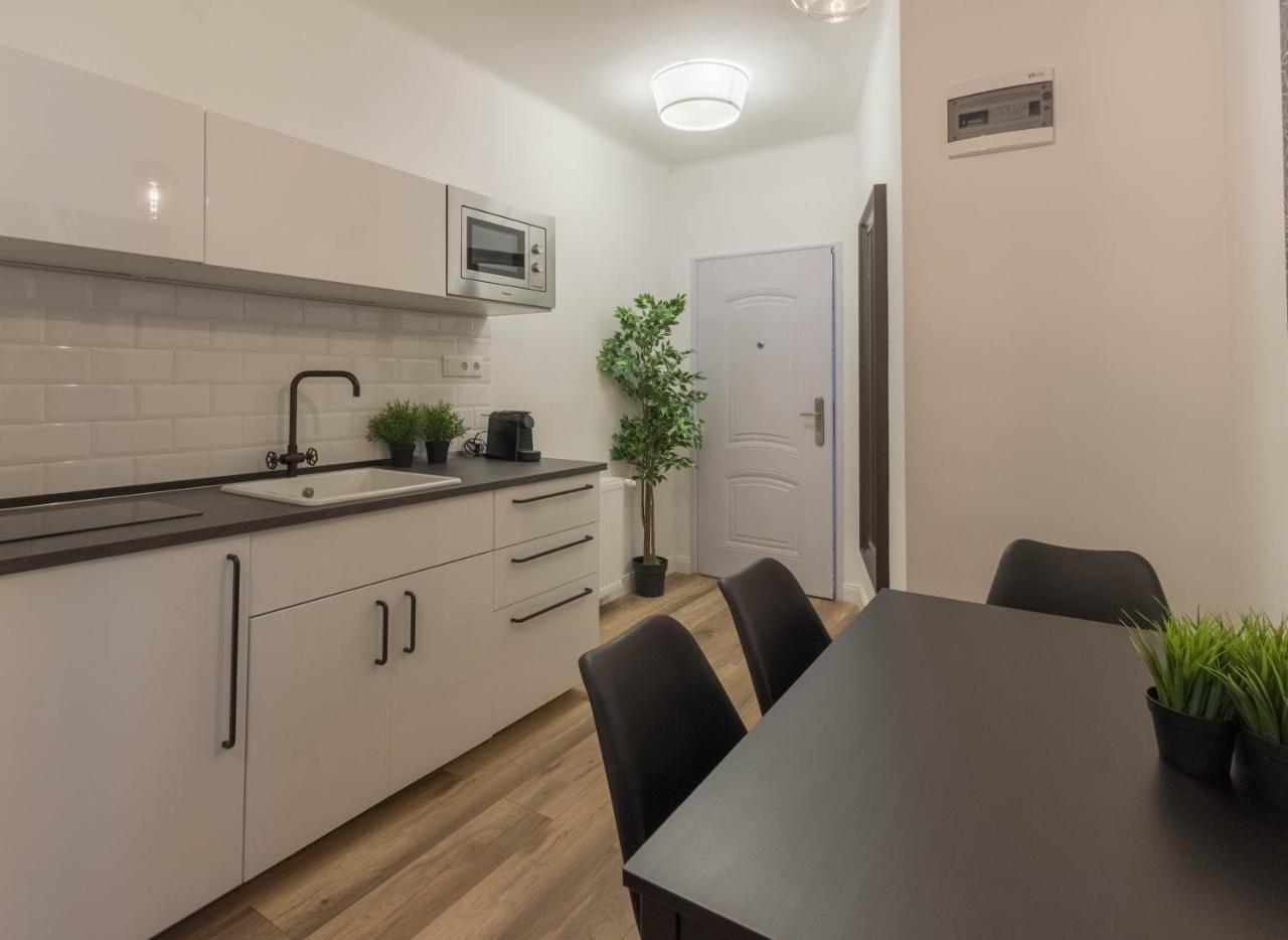 Standard Apartment By Hi5 - Madach ブダペスト エクステリア 写真