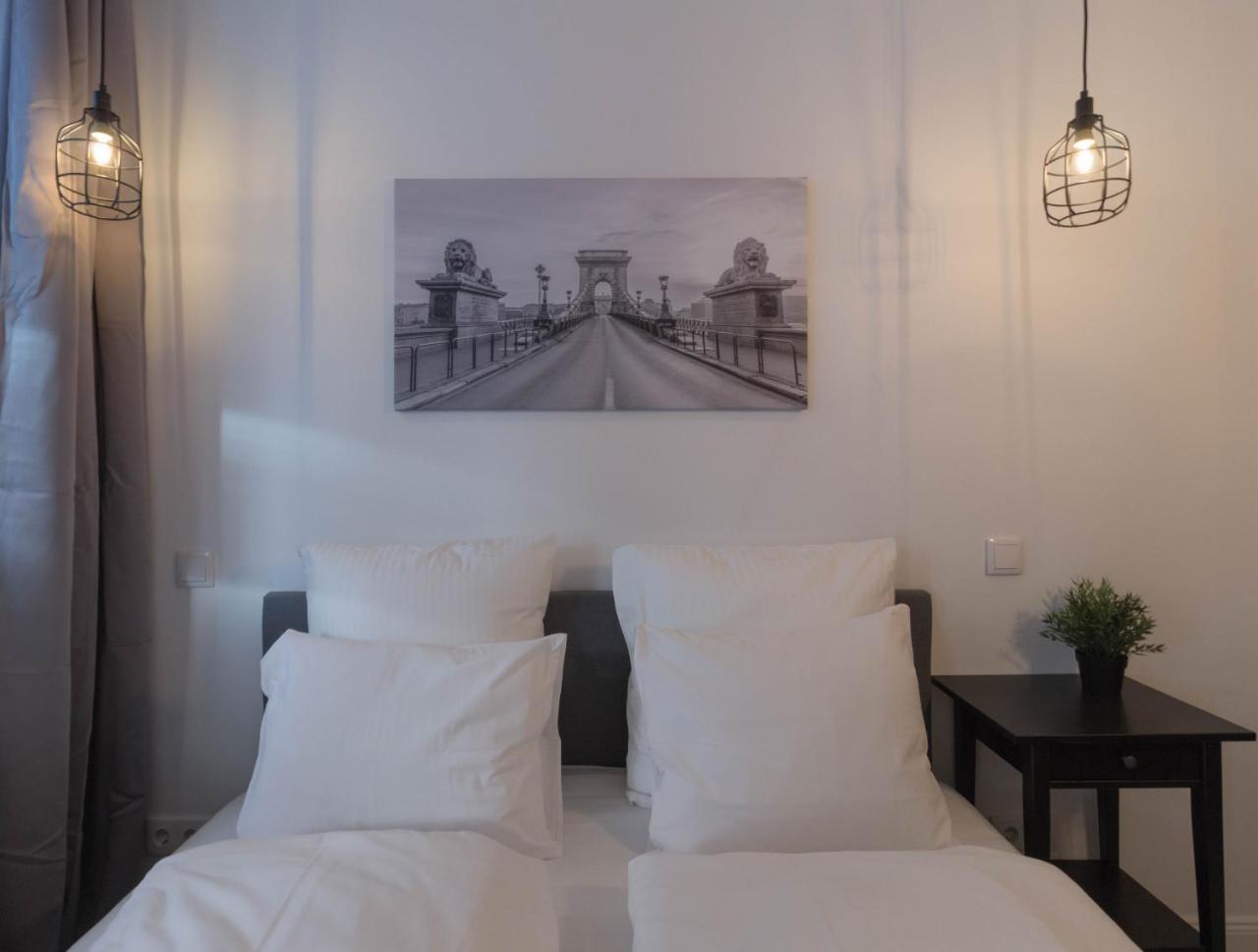 Standard Apartment By Hi5 - Madach ブダペスト エクステリア 写真