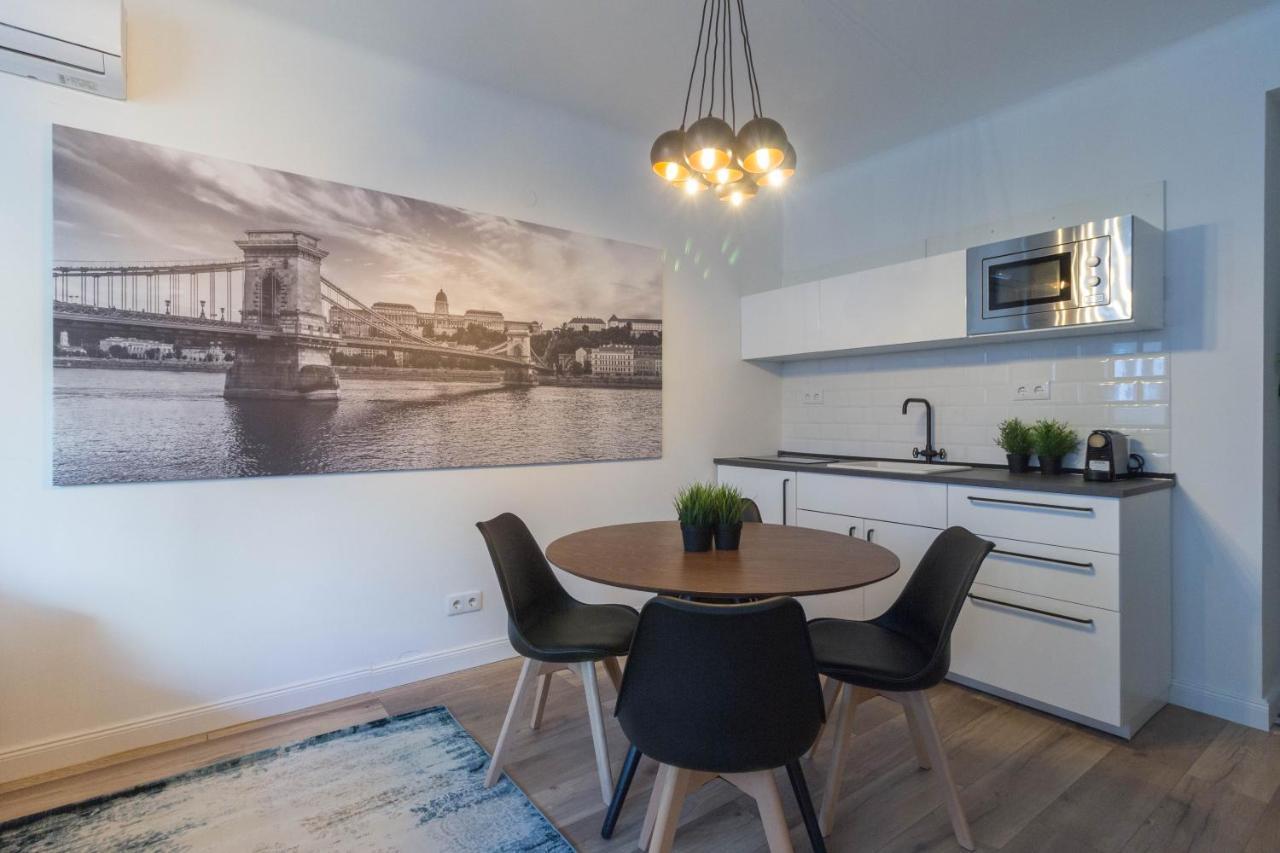 Standard Apartment By Hi5 - Madach ブダペスト エクステリア 写真